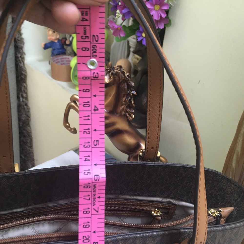 Authentic Michael Kors Jet Set Medium Pocket Tote - Picture 13 of 16